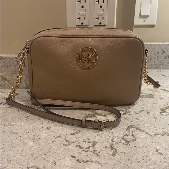 Michael Kors Crossbody - Picture 2 of 6